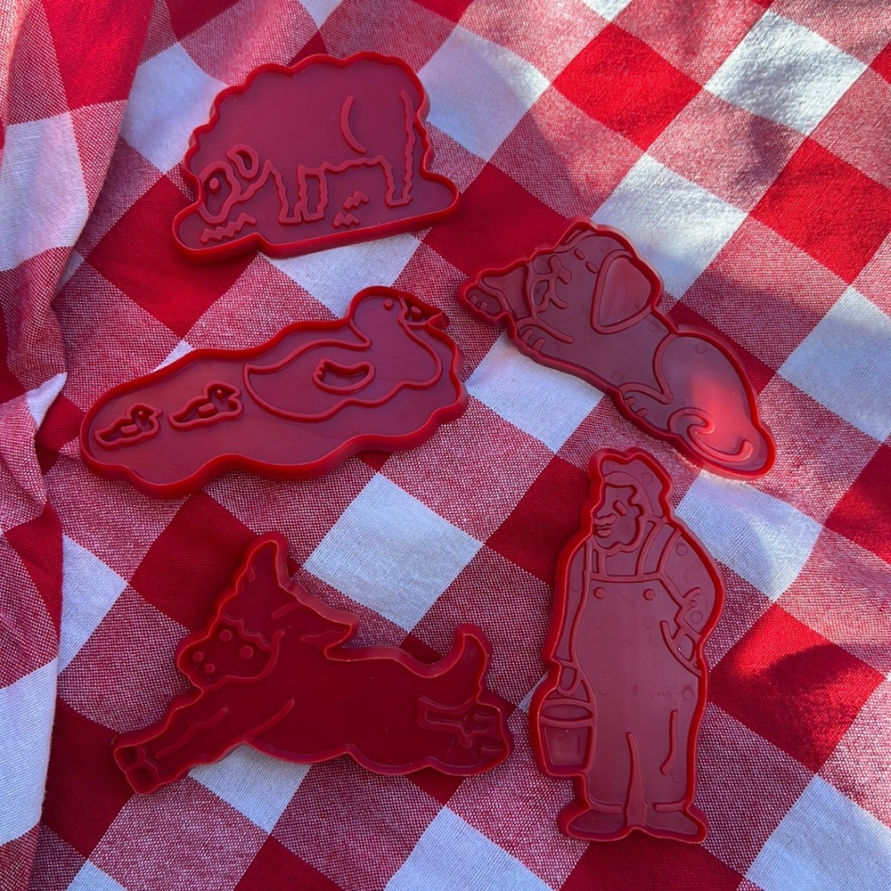 Vintage 1979 Chilton Plastic Red Cookie Cutters Old Macdonald’s Farm Animals